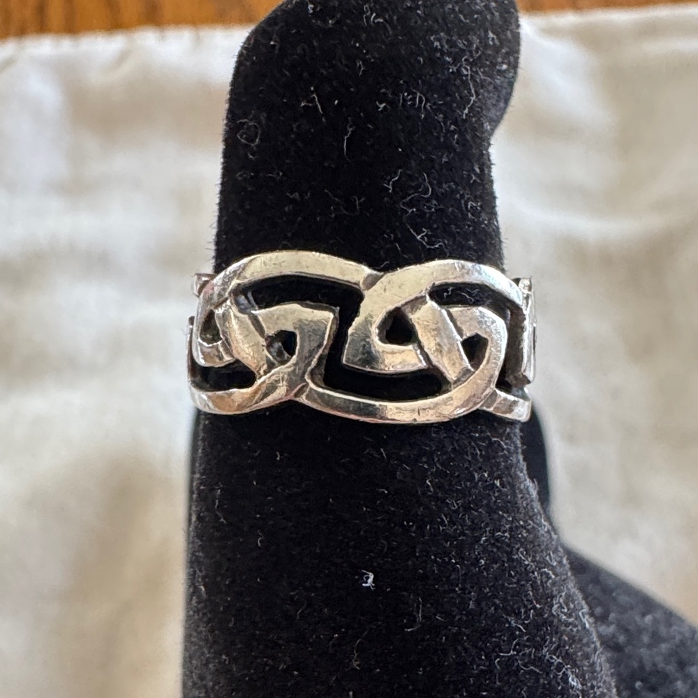 Elegant Silver Knot Ring